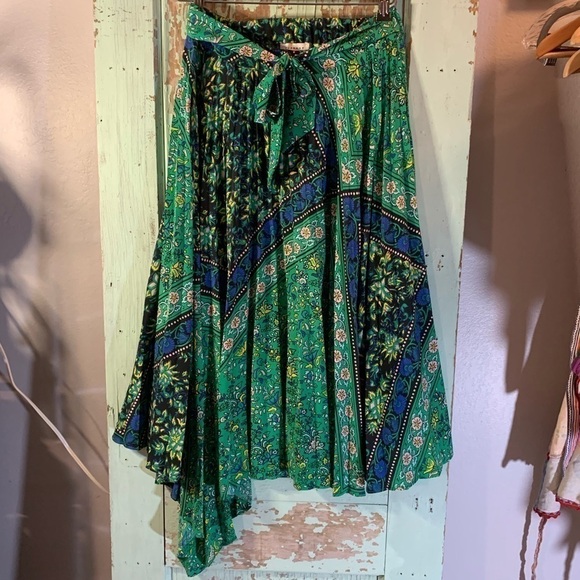 Topshop Dresses & Skirts - Women’s Topshop green paisley print skirt